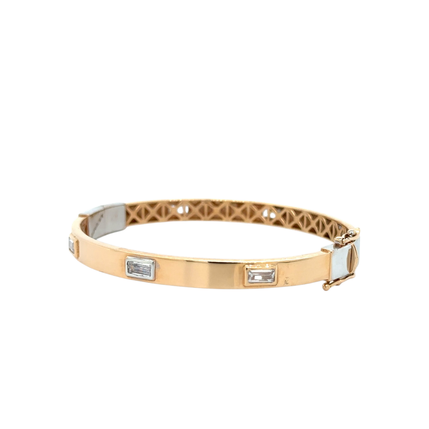 Sleek Gold Bracelet with Baguette Accents